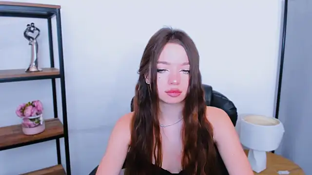 GraceLips online show from October 27, 2025, 9:30 pm