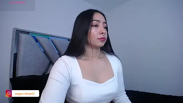 Snapshot of megan_bluee23 chatting on October 29, 2025, 4:09 pm megan bluee23 online show from October 29, 2025, 4:09 pm