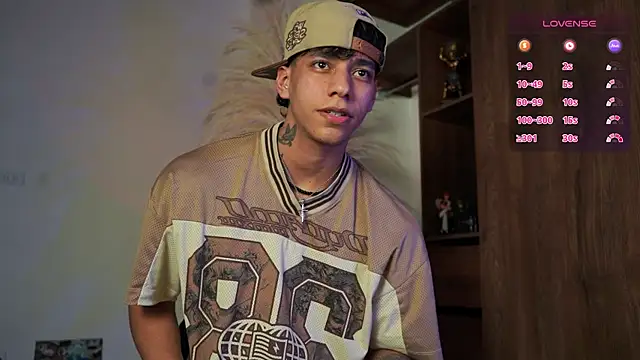 Snapshot of Josep_Davies chatting on November 8, 2025, 2:45 am Josep Davies online show from November 8, 2025, 2:45 am