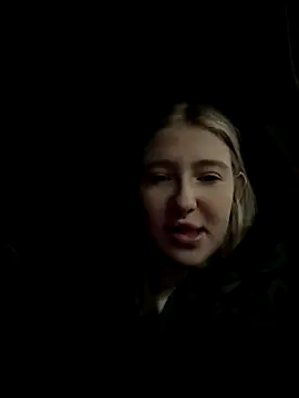 littlebitchess online show from December 3, 2025, 7:23 pm