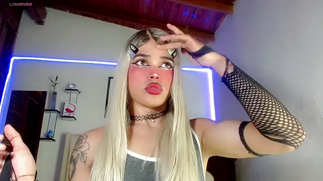 Snapshot of ladytslatina chatting on January 19, 2025, 8:39 am ladytslatina online show from January 19, 2025, 8:39 am