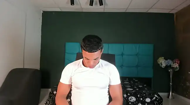 Snapshot of SexyBigCock01 chatting on February 6, 2025, 2:00 am SexyBigCock01 online show from February 6, 2025, 2:00 am