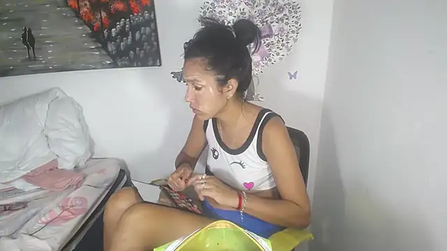 KamileLatinasexy online show from October 20, 2025, 12:44 am