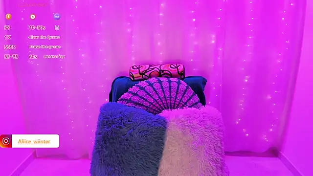 Snapshot of Alice_winter_ chatting on January 11, 2025, 9:15 pm Alice winter online show from January 11, 2025, 9:15 pm