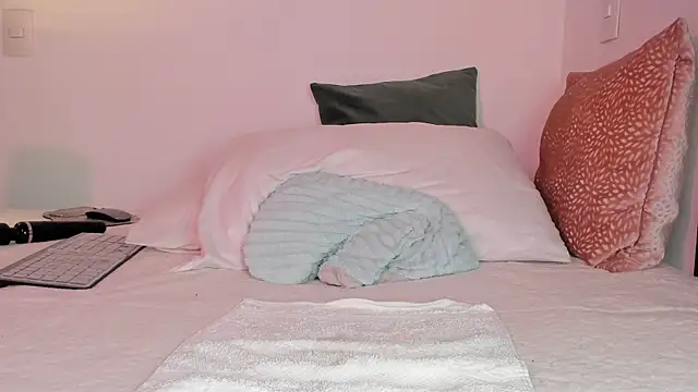 alyjonesoficiall online show from December 23, 2024, 9:51 pm