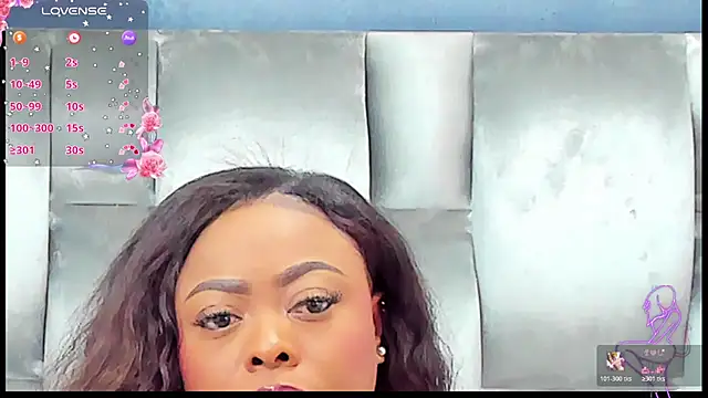 CamilaBenitez online show from October 30, 2025, 4:30 pm