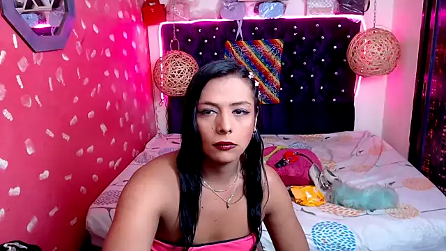 Snapshot of EmilyTsSweet chatting on February 5, 2025, 5:53 pm EmilyTsSweet online show from February 5, 2025, 5:53 pm