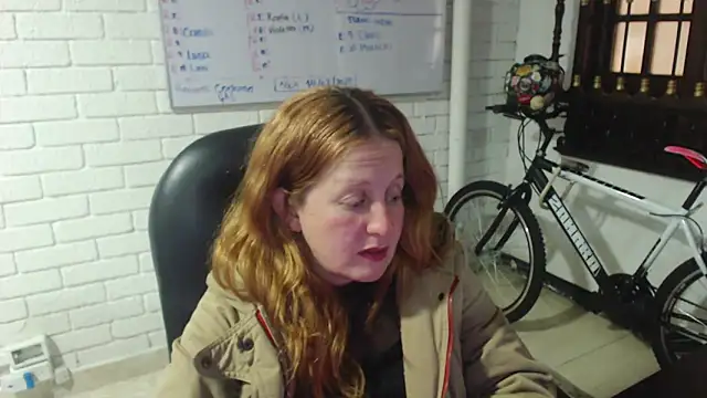 ViioletaMora online show from February 16, 2025, 7:04 am