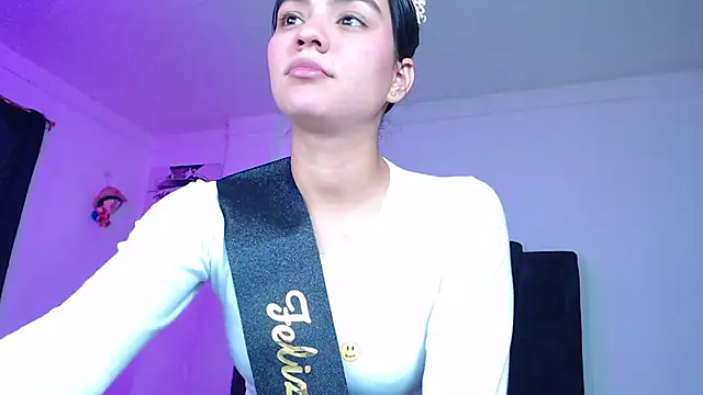 Ariel Zeo1 online show from November 13, 2025, 7:57 pm