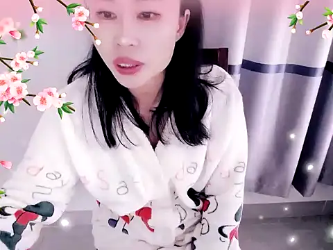 xiaoxuer online show from December 10, 2024, 4:34 am