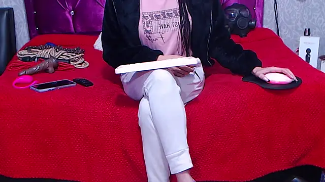 Snapshot of AyshaScott chatting on January 15, 2025, 12:36 pm AyshaScott online show from January 15, 2025, 12:36 pm