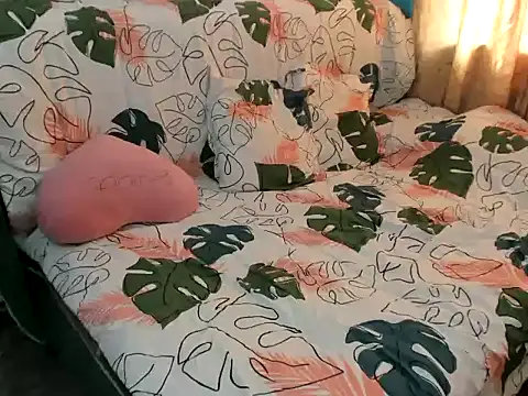 MonicaGarcia  online show from September 23, 2025, 2:53 pm