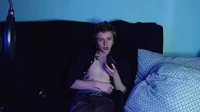 Snapshot of axxxturel chatting on December 26, 2024, 10:37 am axxxturel online show from December 26, 2024, 10:37 am