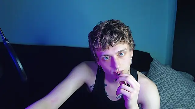 Snapshot of axxxturel chatting on February 17, 2025, 9:41 pm axxxturel online show from February 17, 2025, 9:41 pm