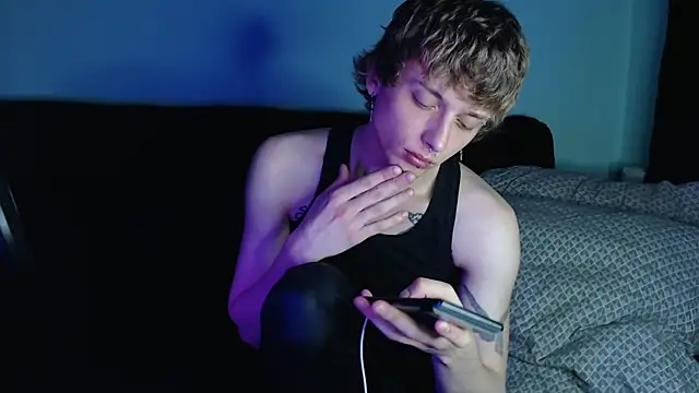 Snapshot of axxxturel chatting on March 18, 2025, 6:37 pm axxxturel online show from March 18, 2025, 6:37 pm