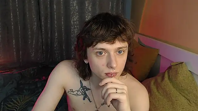 Snapshot of axxxturel chatting on November 25, 2025, 12:32 am axxxturel online show from November 25, 2025, 12:32 am