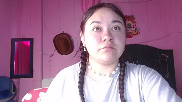 NikkiRous  online show from November 6, 2025, 12:39 pm