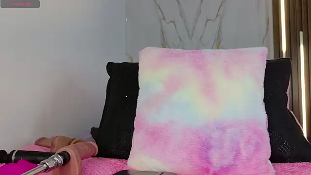 mia 099 online show from October 25, 2025, 8:25 pm