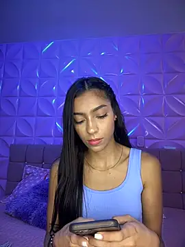 Snapshot of Ema_azel chatting on December 6, 2024, 2:06 pm Ema azel online show from December 6, 2024, 2:06 pm