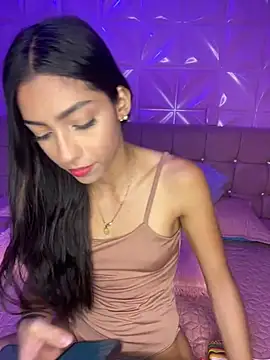 Snapshot of Ema_azel chatting on December 19, 2024, 1:51 pm Ema azel online show from December 19, 2024, 1:51 pm