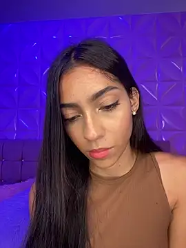 Snapshot of Ema_azel chatting on December 21, 2024, 2:04 pm Ema azel online show from December 21, 2024, 2:04 pm