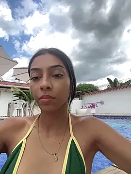 Snapshot of Ema_azel chatting on January 17, 2025, 4:15 pm Ema azel online show from January 17, 2025, 4:15 pm