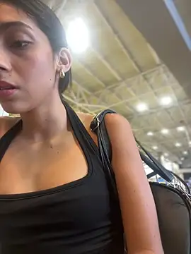 Snapshot of Ema_azel chatting on March 14, 2025, 3:58 pm Ema azel online show from March 14, 2025, 3:58 pm