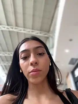 Snapshot of Ema_azel chatting on March 14, 2025, 7:01 pm Ema azel online show from March 14, 2025, 7:01 pm