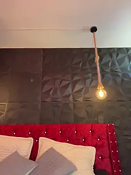 Ema azel online show from November 1, 2025, 1:24 pm