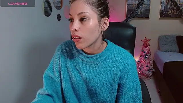 KokoAndRin online show from December 18, 2024, 3:44 pm