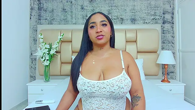 KateVenegas online show from February 8, 2025, 8:21 pm