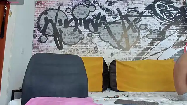 its me miley online show from March 2, 2025, 12:43 pm