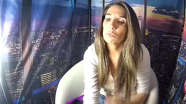 SarahStarr2020 online show from November 10, 2025, 6:18 pm