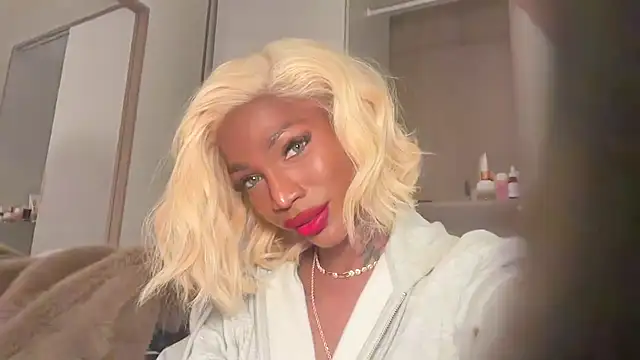 Snapshot of _lizsamantha chatting on December 16, 2025, 12:59 am lizsamantha online show from December 16, 2025, 12:59 am