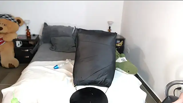 KRISTAL  JACKSON online show from March 14, 2025, 12:51 pm