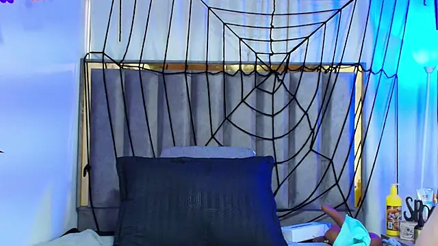 Snapshot of Zoe_Curvy chatting on October 28, 2025, 12:19 pm Zoe Curvy online show from October 28, 2025, 12:19 pm