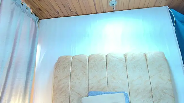 Snapshot of Zoe_Curvy chatting on November 9, 2025, 12:58 pm Zoe Curvy online show from November 9, 2025, 12:58 pm