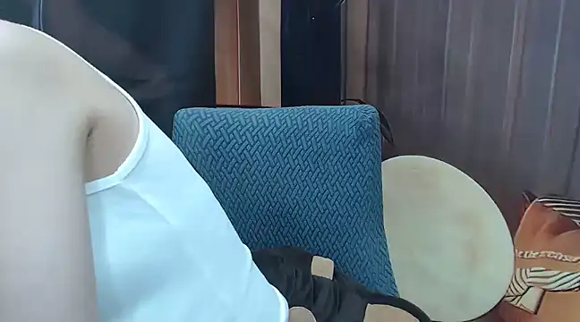 KaleAnisa online show from March 2, 2025, 7:43 am