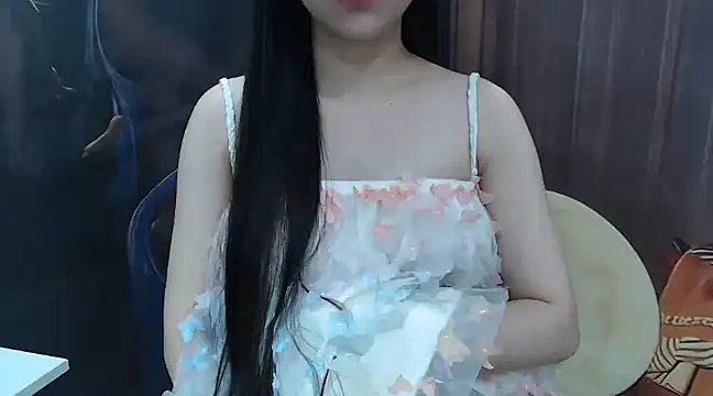 KaleAnisa online show from March 8, 2025, 10:43 am