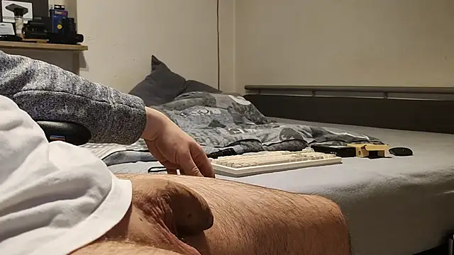 Snapshot of Alphapimmelchen chatting on January 12, 2025, 2:35 am Alphapimmelchen online show from January 12, 2025, 2:35 am