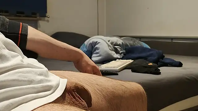 Snapshot of Alphapimmelchen chatting on February 19, 2025, 6:43 pm Alphapimmelchen online show from February 19, 2025, 6:43 pm