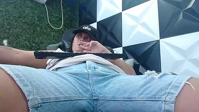 Snapshot of snowflake_xxx chatting on March 19, 2025, 1:21 am snowflake xxx online show from March 19, 2025, 1:21 am