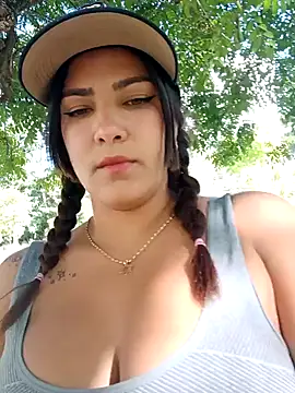 camiysebas21 online show from September 28, 2025, 7:52 pm