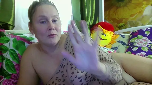 Snapshot of pussykroshka chatting on October 8, 2025, 11:30 am pussykroshka online show from October 8, 2025, 11:30 am