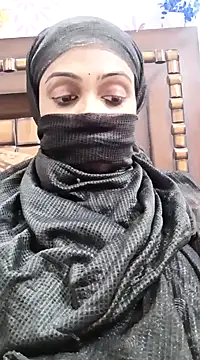 Snapshot of Yours-Bebo chatting on January 9, 2025, 8:22 pm Yours-Bebo online show from January 9, 2025, 8:22 pm