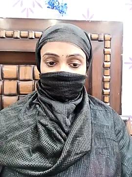 Snapshot of Yours-Bebo chatting on January 20, 2025, 8:07 pm Yours-Bebo online show from January 20, 2025, 8:07 pm