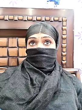 Snapshot of Yours-Bebo chatting on January 21, 2025, 6:23 pm Yours-Bebo online show from January 21, 2025, 6:23 pm