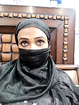 Snapshot of Yours-Bebo chatting on January 22, 2025, 3:18 pm Yours-Bebo online show from January 22, 2025, 3:18 pm