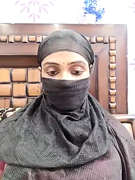 Snapshot of Yours-Bebo chatting on January 24, 2025, 9:26 pm Yours-Bebo online show from January 24, 2025, 9:26 pm