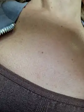 Snapshot of Miss____Mia_ chatting on February 13, 2025, 12:00 pm Miss Mia online show from February 13, 2025, 12:00 pm